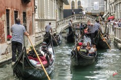 Traffico sul canale a Venezia